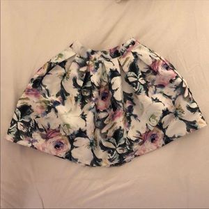 Floral skirt 💕